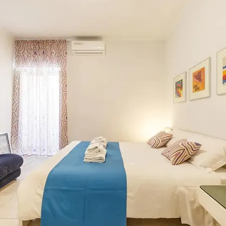 Interno16holidayhome * Napoli