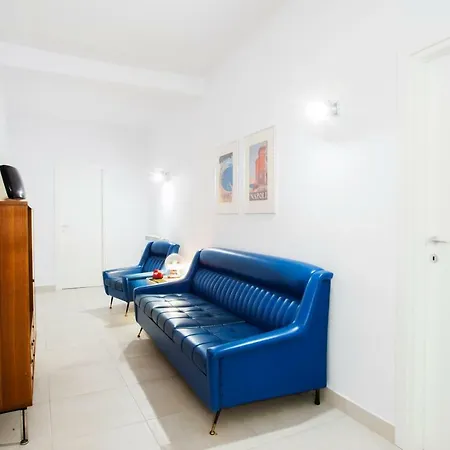 Interno16holidayhome * Neapel