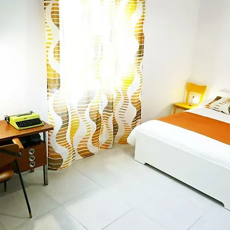 Interno16holidayhome * Neapel